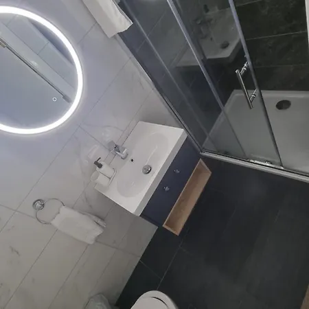 بيت ضيافة Eyre Square Lane Budget غالواي
